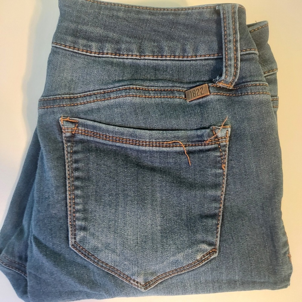 1822 Denim Women's‎ Blue Jeans Size 6 Tapered Leg